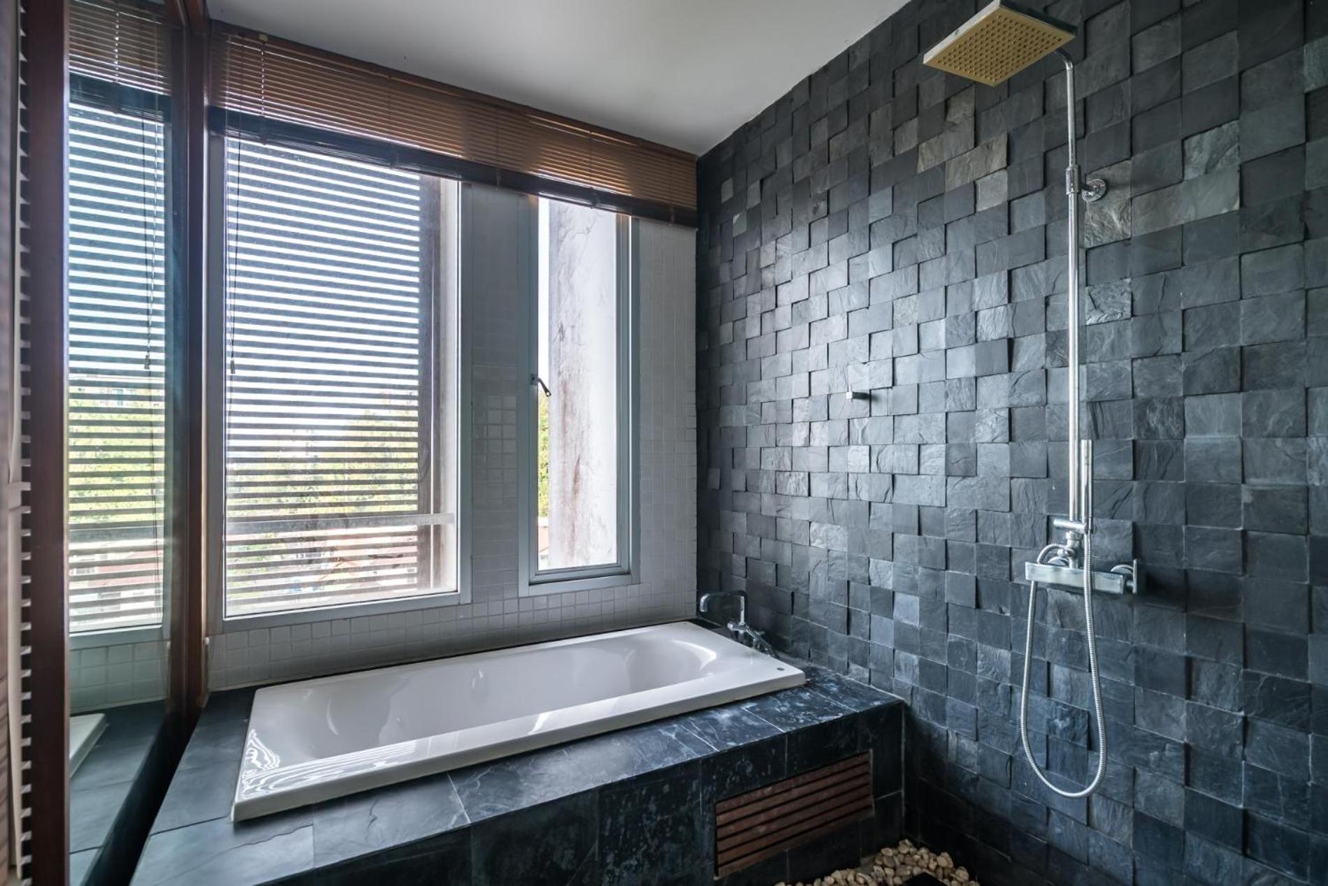 The Quarter By Lofty Apartment Pantai Surin Luaran gambar